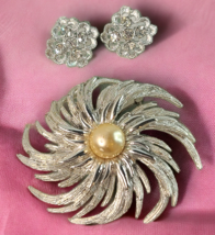 VTG Sarah Coventry Brooch Diamond Shape Earrings Set 2 Rhinestones Cotta... - £15.32 GBP