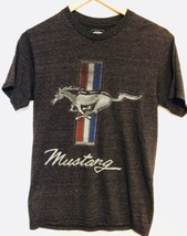 FORD MUSTANG PONY CLASSIC LOGO LICENSED T-SHIRT SIZE S - $16.14 CAD