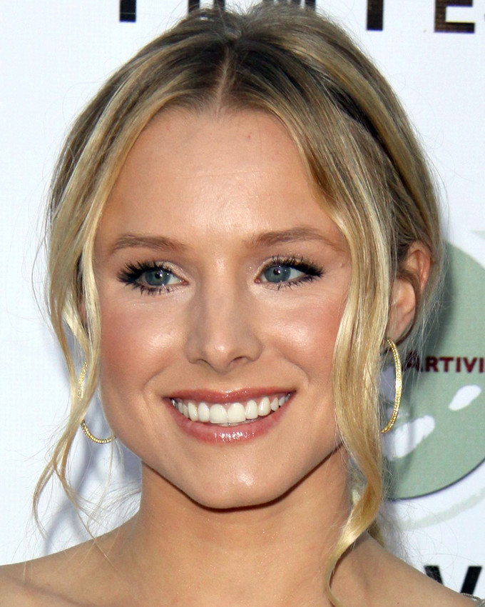 Primary image for Kristen Bell Close Up Head Shot 16X20 Canvas Giclee