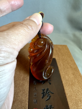 100% Natural Burmese Amber Myanmar Amber necklace pendant Rui Dragon Meditation - £116.54 GBP