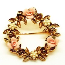 1928 Floral Wreath Brooch Porcelain Flowers Faux Pearls Pin Gold Tone Vintage - £15.81 GBP