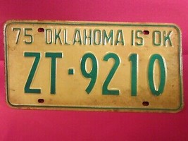 LICENSE PLATE Car Tag 1975 OKLAHOMA ZT 9210 Tulsa County [Y111 - $8.64