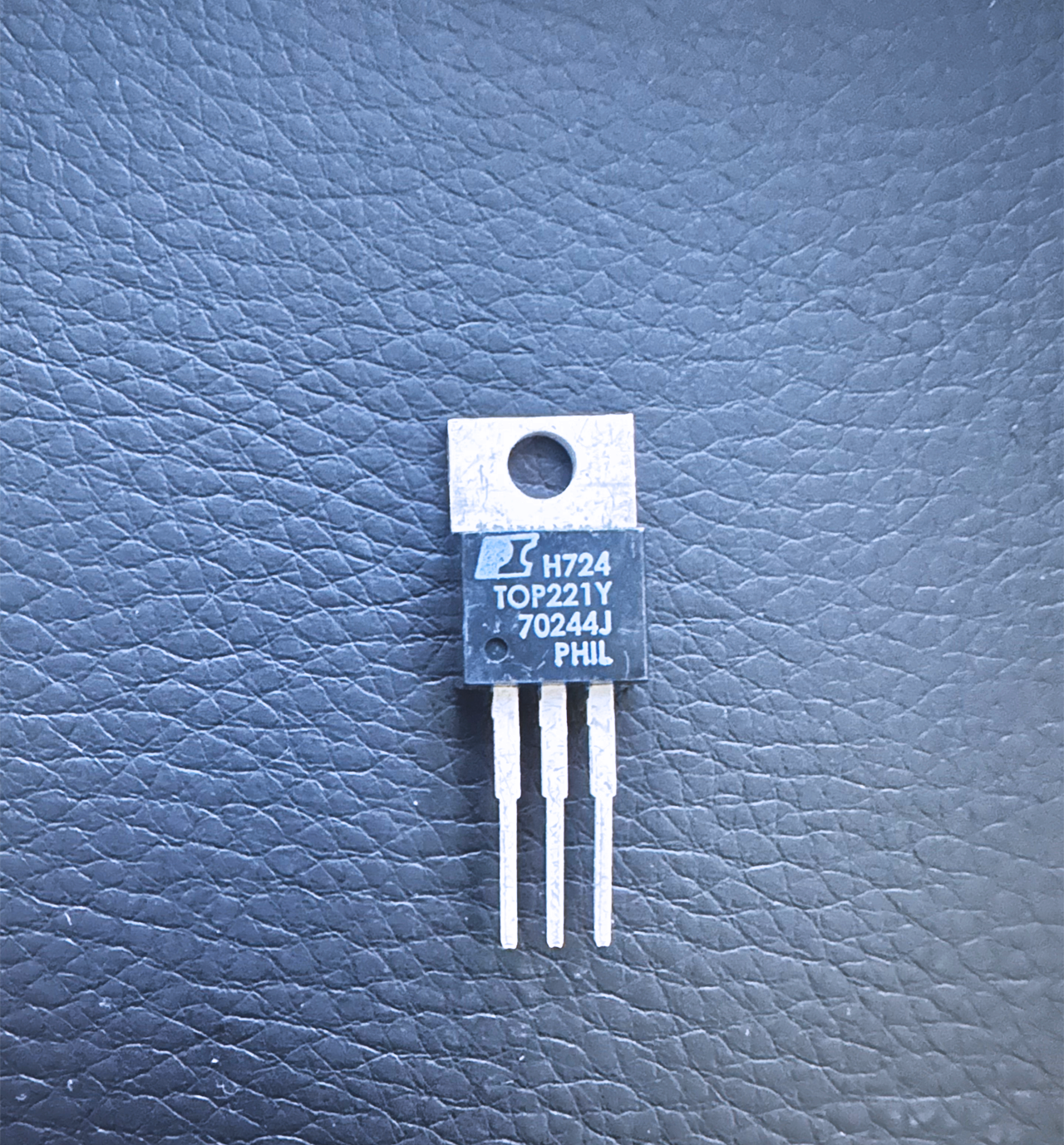 2Pcs TOP221Y TOP221YN PI Off-line PWM Switch 100kHz 12W 700V TO-220 - $4.95