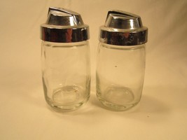 Vintage GLASS Salt &amp; Pepper Shakers CHROME PLASTIC LIDS FEDERAL HOUSEWAR... - £9.03 GBP