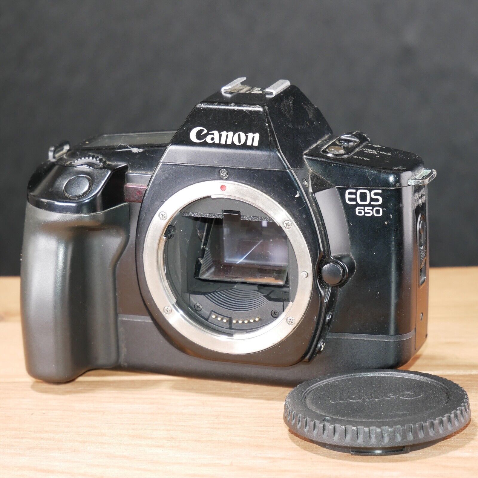 Canon EOS 650 AF 35mm SLR Film Camera Body *TESTED* W Battery - $34.60
