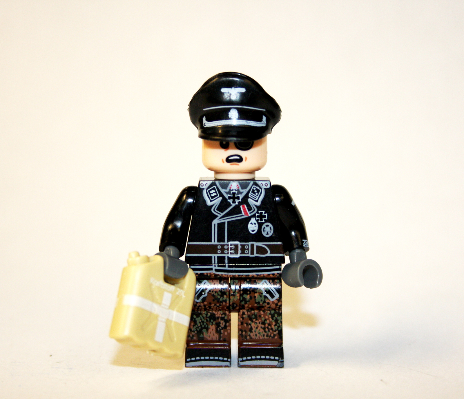 Minifigure Panzer Commander With Eye Patch German Ww2 US Seller - $9.98