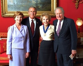 President George W. Bush and Laura with Nancy Reagan White House New 8x10 Photo - £6.93 GBP