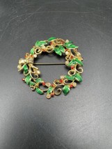 vintage beautiful Christmas wreath brooch pin - $18.29