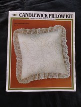 Vtg. Mh CWO3 Birds &amp; Heart Candlewick Pillow Kit - 14&quot; X 14&quot; - £9.46 GBP