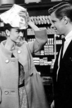 Audrey Hepburn and George Peppard in Breakfast at Tiffany&#39;s 24x18 Poster - £19.13 GBP