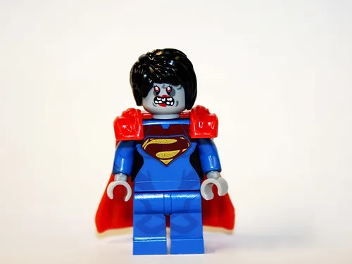 Supergirl Zombie Minifigure - £4.64 GBP