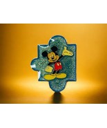 WDW Disney Resort Pin Mickey Friends Puzzle Series Mickey Mouse Green - $212.86 MXN