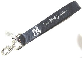 MLB New York Yankees Wristlet Key Chains Hook and Ring 9&quot; Long by Aminco - £7.42 GBP
