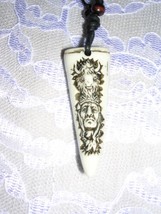 WHITE TOTEM BUFFALO HORN SHAPED PENDANT w BUFFALO &amp; INDIAN FACE IMPRESSION - €5,98 EUR
