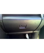 MAZDA 5   2006 Glove Box 103664580 - $1,450.01 MXN