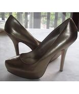 Fergie Bunny High Heel Smooth patent gold Platform Pumps  SIZE 7.5 M NEW - $1,250.80 MXN