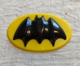 Vintage 1977 Batman Bat Signal Hard Plastic Cake Topper 4&quot; x 2 1/2&quot; Wilt... - $5.94