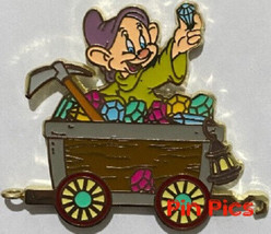 Disney Snow White &amp; Seven Dwarfs Dopey Sidekicks Train Car Mystery pin - $15.84