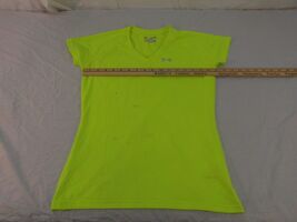 Adult Women's Under Armour Semi-Fitted Hear Gear Tennis Ball Green Top 3... - $11.69
