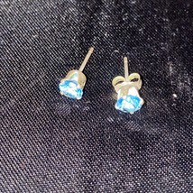 Vintage Y2K 2000 Aquamarine Stone Crystal Stud Earrings - £2.73 GBP