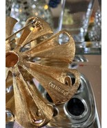 Vintage Kramer Brushed Gold Tone Metal Flower Brooch Pin Costume Jewelry - £35.38 GBP