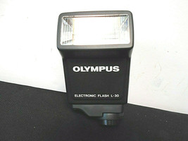 Olympus Electronic flash L-30,  AZ-4 zoom - $29.69