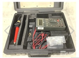 FLUKE 27 MULTIMETER WITH HARD CASE LEADS 80K-40 HV 85RF - $212.85