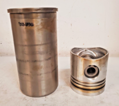 Cylinder Liner &amp; Piston VS558 | 593E | VS-558 | 593-E | VS 558 | 593 E - £51.78 GBP