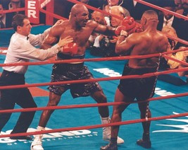 Evander Holyfield Vs Mike Tyson 8X10 Photo Boxing Picture In The Corner - £3.90 GBP