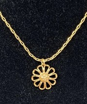 COACH Gold Tone Daisy Flower Pendant Necklace - Flower Center Swarovski Crystals - £53.43 GBP