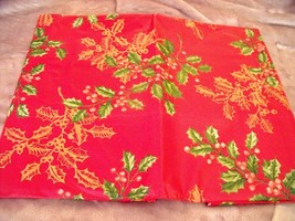 New Holiday Holly &amp; Berry Tablecloth 52 X 70 Red Gold Green Christmas Decor - £14.99 GBP