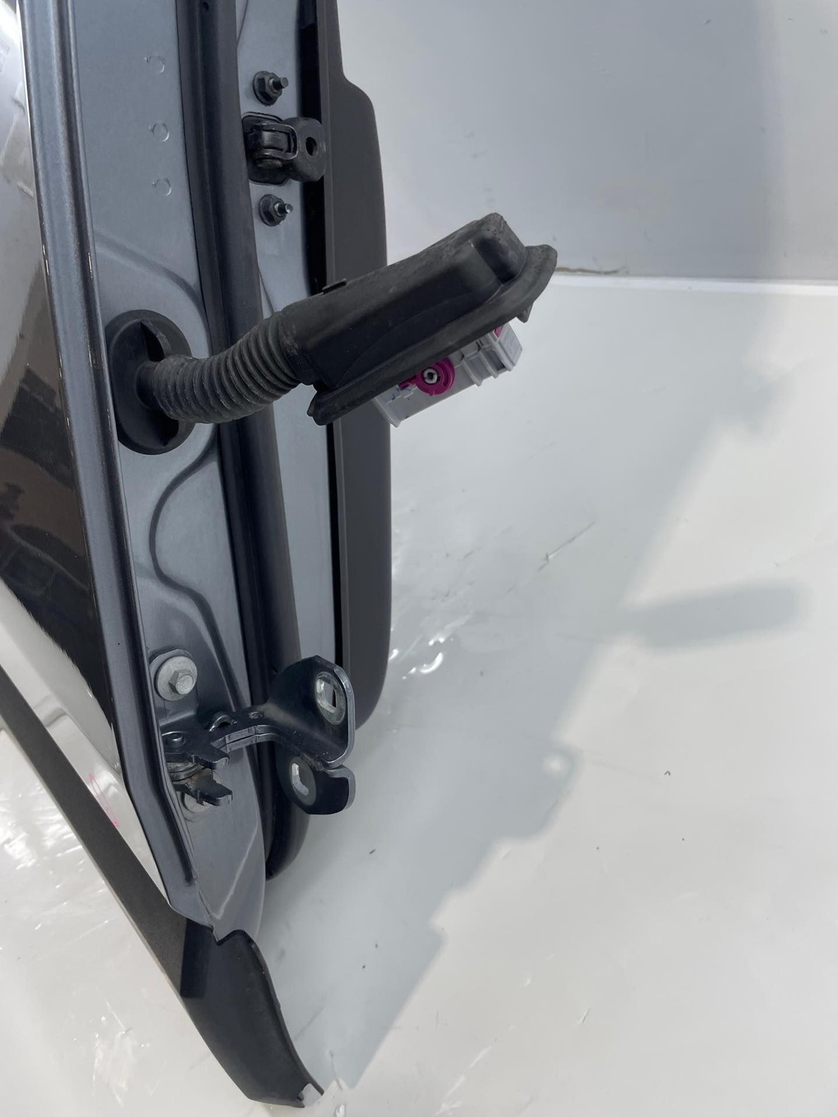 2018-2024 Chevy Traverse LT RH Passenger Rear Door Assembly Gray has Scratch Item image 13
