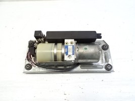 04 Mercedes R230 SL500 pump motor, for convertible hard top, 2308000030 - $8,281.33 MXN