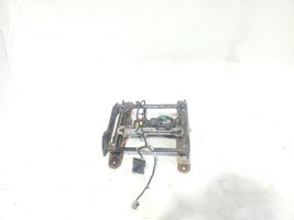 	Front Right Seat Track With Memory Option OEM 2006 Jeep Commander - $69.42