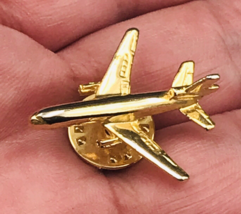 Vintage Gold Tone Airplane Airliner Passenger Jet Pin 1 1/8&quot; x 1&quot; - £7.56 GBP