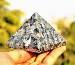 Polished Larvikite Crystal Pyramids - Beautiful Decorative Pieces - £39.10 GBP