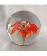 Vintage Clear Art Glass Orange Flower Paperweight Ball - €14,79 EUR