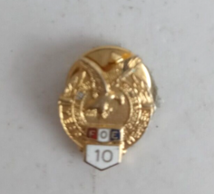 Vintage FOE 10 Year Gold Tone Lapel Hat Pin - £5.04 GBP