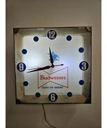 VINTAGE BUDWEISER LIGHTED CLOCK 1964 BOW TIE &quot;KING OF BEERS&quot; WORKS GREAT! - €339,63 EUR