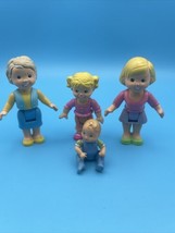 Vintage Fisher Price My First Doll House (Mom-Grandma-Baby Boy Blue-Blon... - £12.53 GBP
