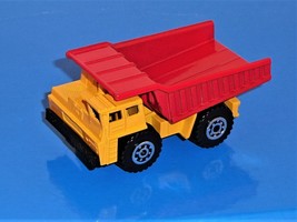 Matchbox Mid 1990s Release Dump Truck Yellow-Orange Cab w/ Red Metal Dump Bed - £2.91 GBP