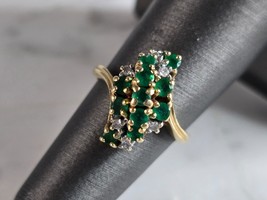 Womens Vintage Estate 14K Gold Diamond &amp; Emerald Cluster Ring 4.1g E7454 - £391.52 GBP