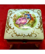 1940s antique trinket box~with lovers on the front~and painted gold trim... - $42.06 CAD