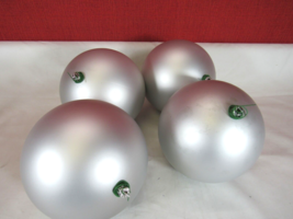 6&quot; Silver Matte Ball UV Drilled 4 Balls N591507DMV  C210121 - £23.22 GBP