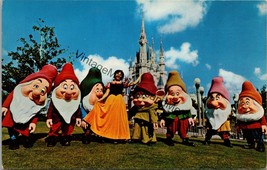 Snow White and the Seven Dwarfs Walt Disney World FL Postcard PC353 - £3.94 GBP