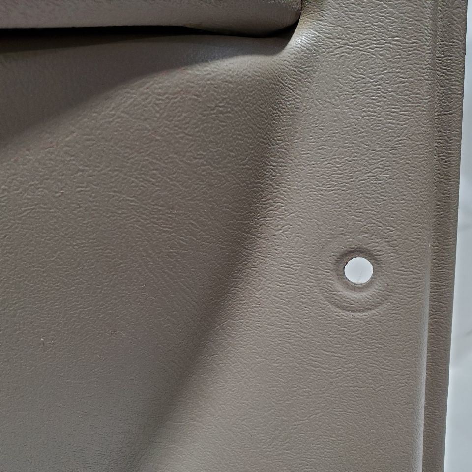 2004 GMC Sierra 2500 OEM Front Right Door Trim Panel Minors Scuffs Item image 4
