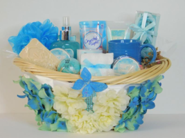 Gift Basket, Spa Gift Basket, Mother&#39;s Day Gift Basket, Valentine&#39;s Gift... - $92.95