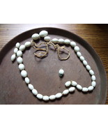 Beads-Vintage Faceted White String of Bakelite Beads On Broken String - €25,58 EUR