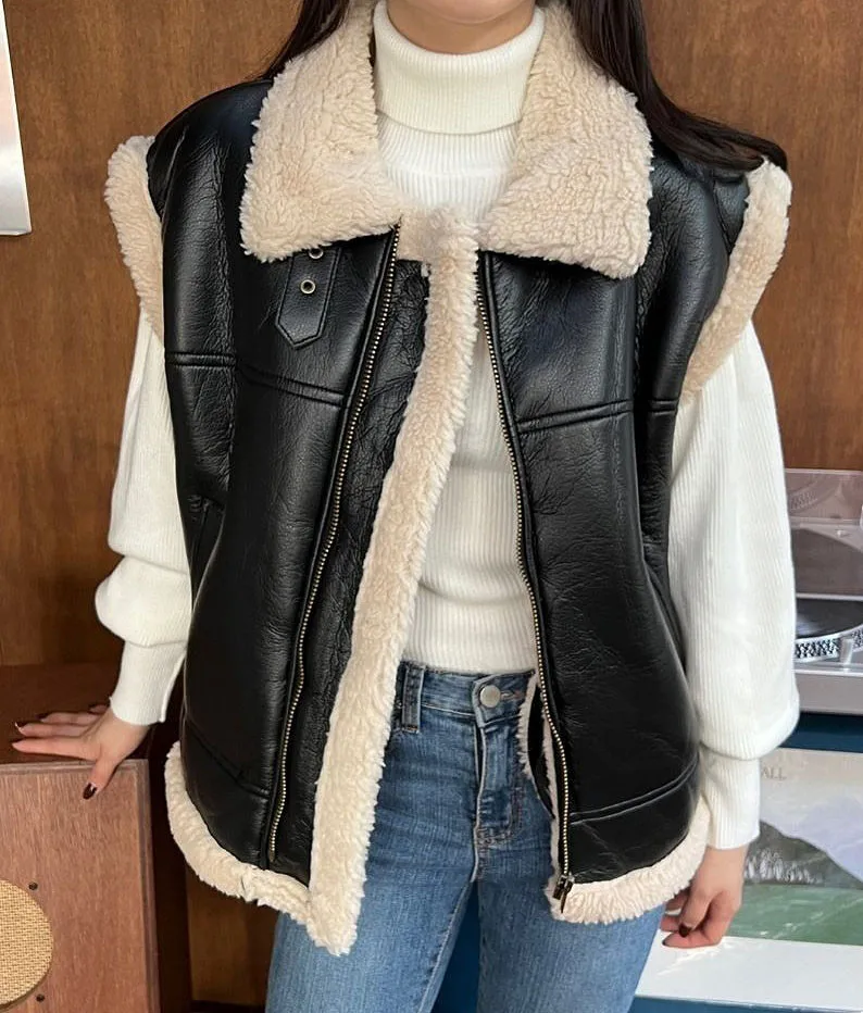 Primary image for 2022 Autumn Winter Womens Sleeveless Fleece  Vest Leather Jacket with Pockets Fe