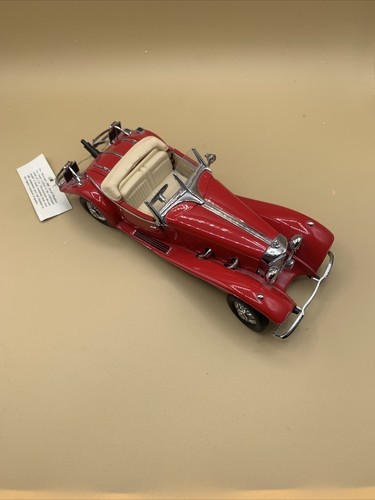 A Franklin Mint 1/24 Scale Precision The 1936 Mercedes  500 K Roadster Missing Item image 10
